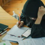 student who can't focus on studying